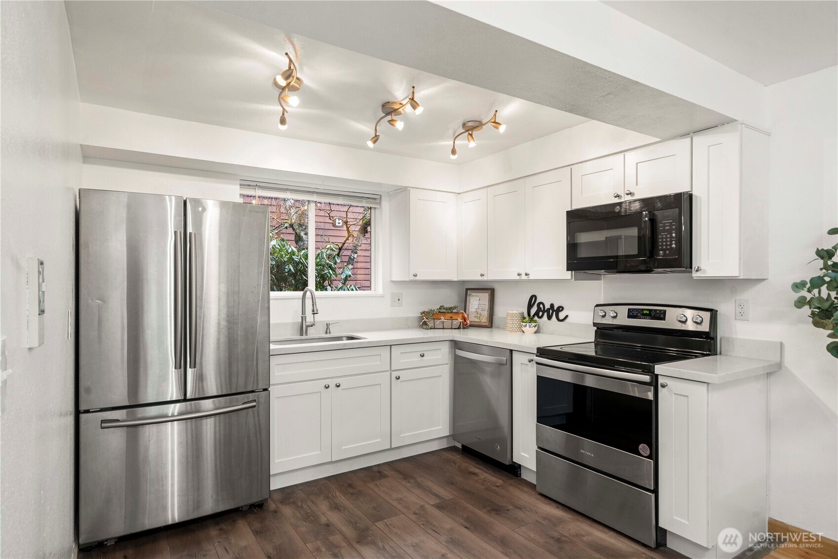 1733 157th Avenue NE #E102, Bellevue, WA 98008