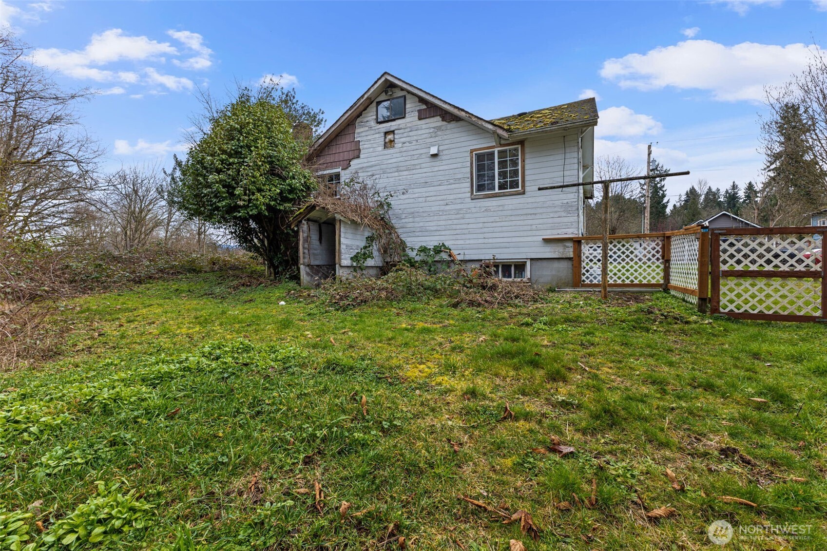 329 SE 2nd Street , South Prairie, WA 98385