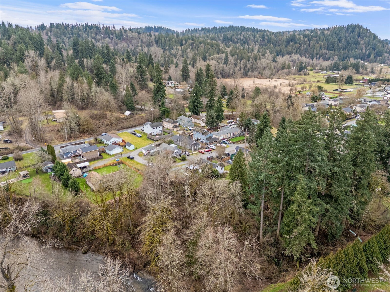 329 SE 2nd Street , South Prairie, WA 98385