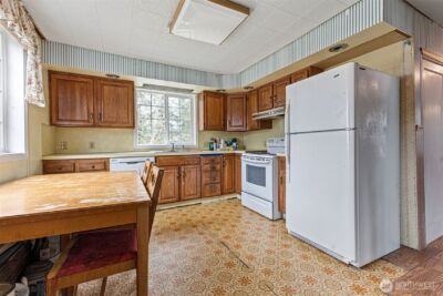 329 SE 2nd Street , South Prairie, WA 98385 - Photo 4