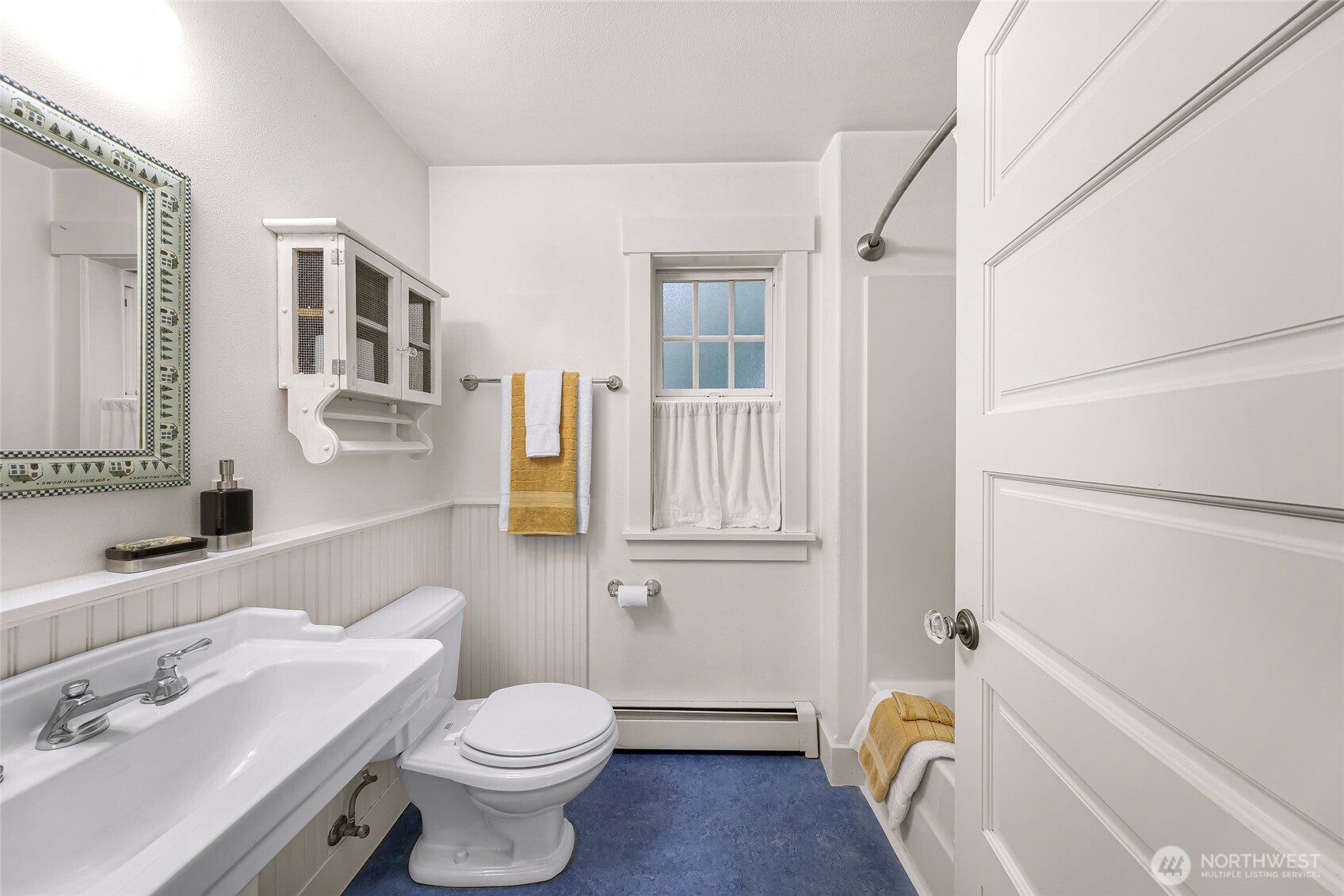 3445 SE Camano Drive , Camano Island, WA 98282