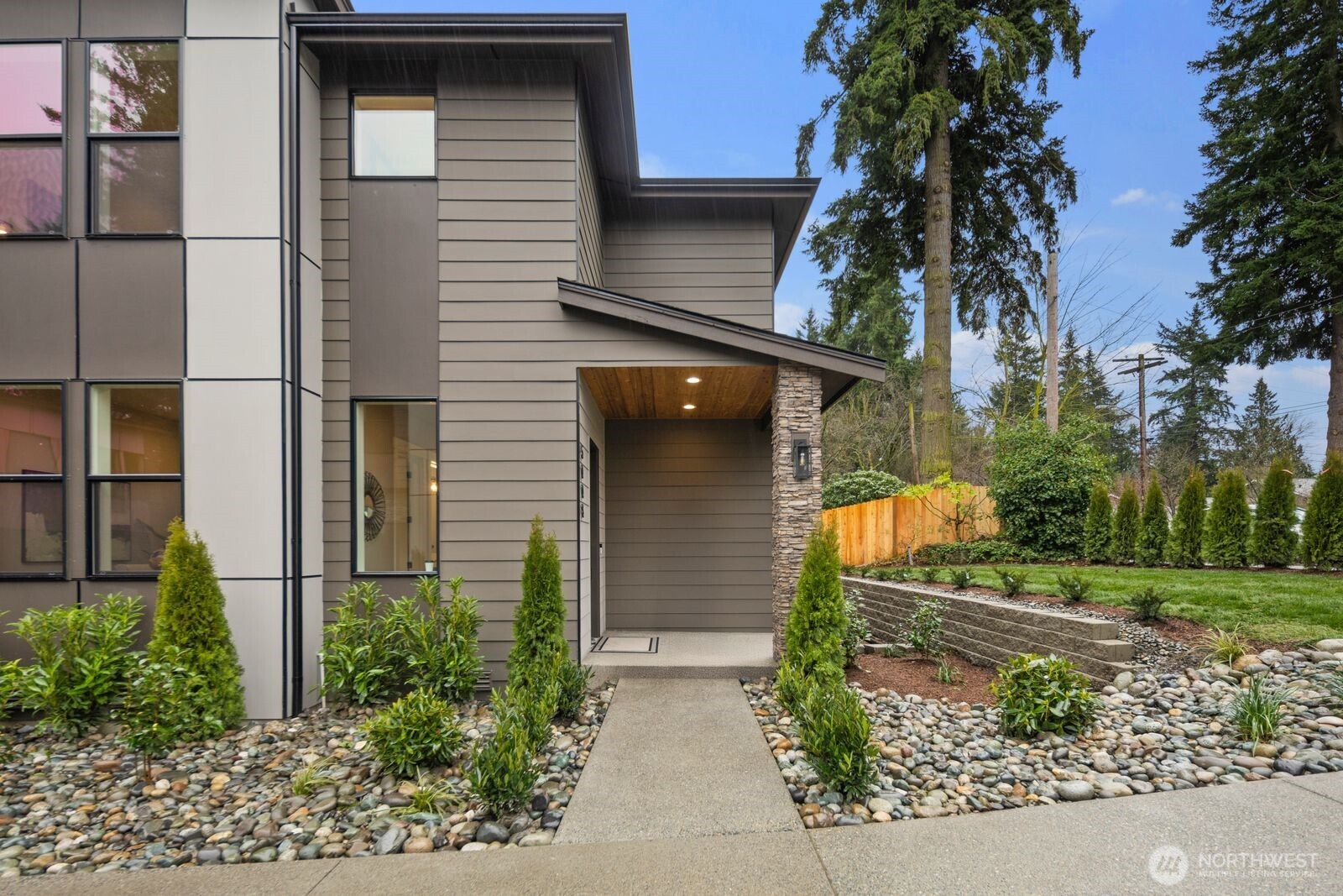 5014 114th Avenue NE #1, Kirkland, WA 98033-7715