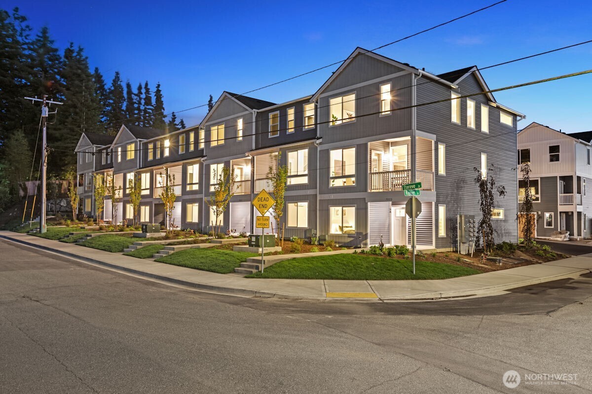 7027 Rainier Drive #E, Everett, WA 98203