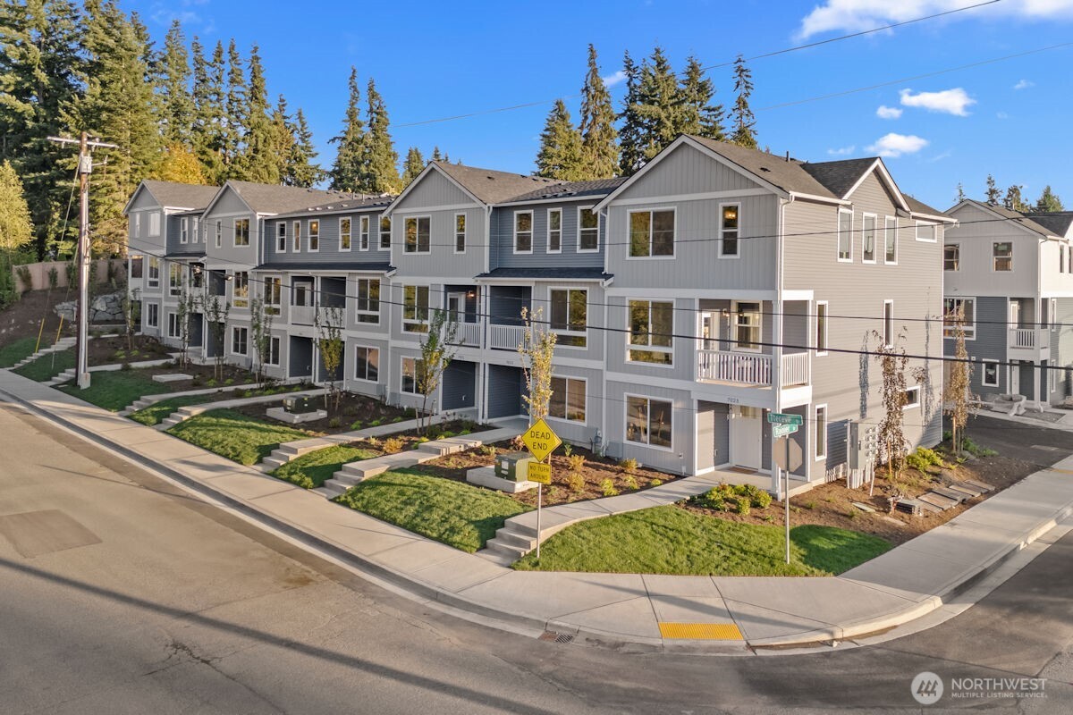 7027 Rainier Drive #E, Everett, WA 98203