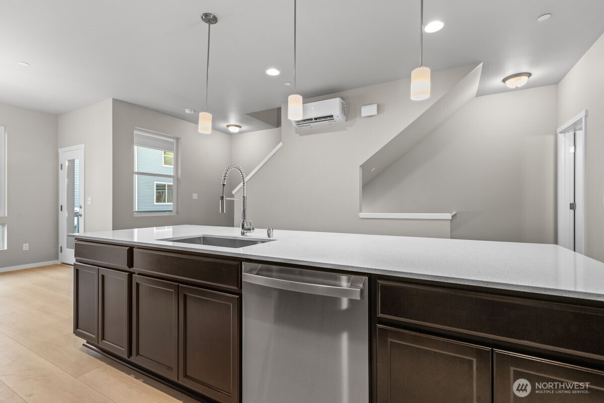 7027 Rainier Drive #E, Everett, WA 98203