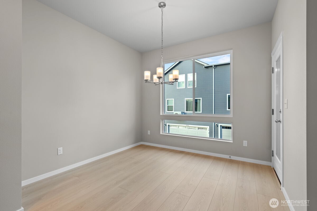 7027 Rainier Drive #E, Everett, WA 98203