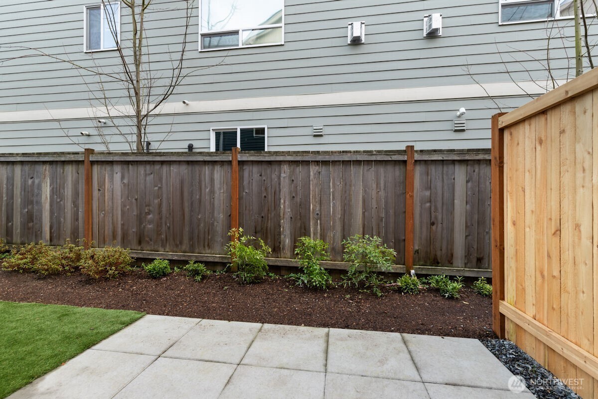 7027 Rainier Drive #E, Everett, WA 98203