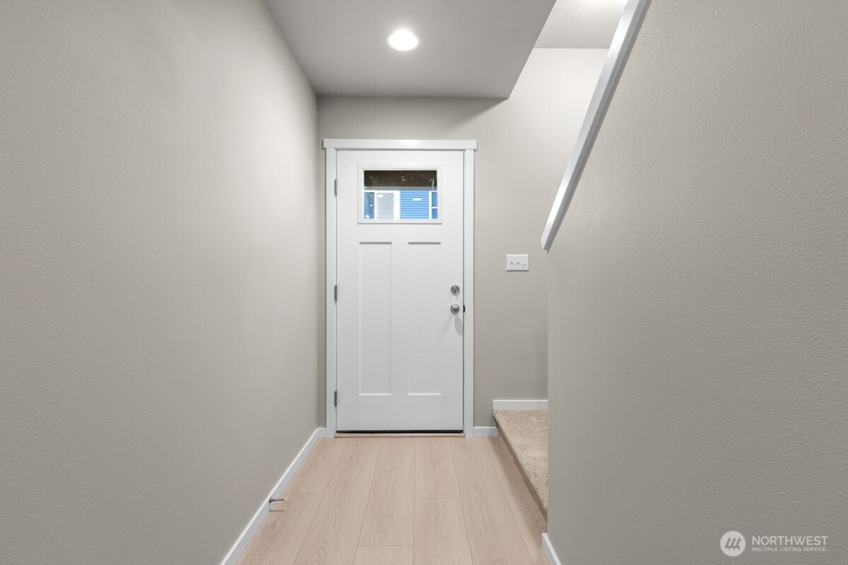 7027 Rainier Drive #E, Everett, WA 98203