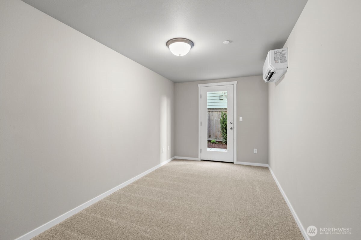 7027 Rainier Drive #E, Everett, WA 98203