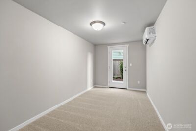 7027 Rainier Drive #E, Everett, WA 98203 - Photo 9