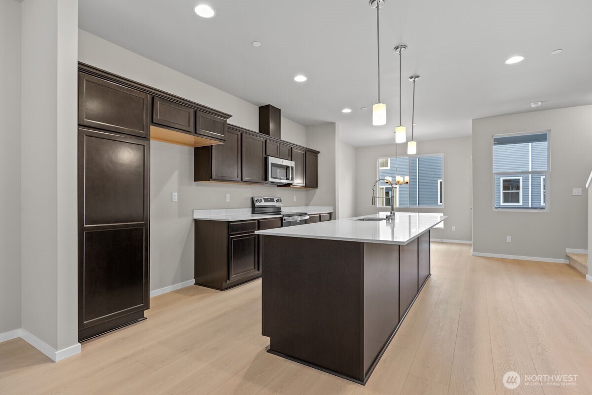 7027 Rainier Drive #G, Everett, WA 98203