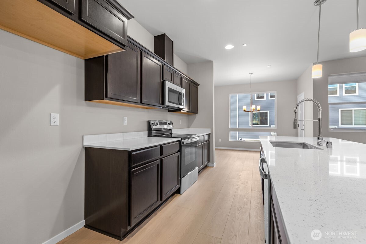 7027 Rainier Drive #G, Everett, WA 98203