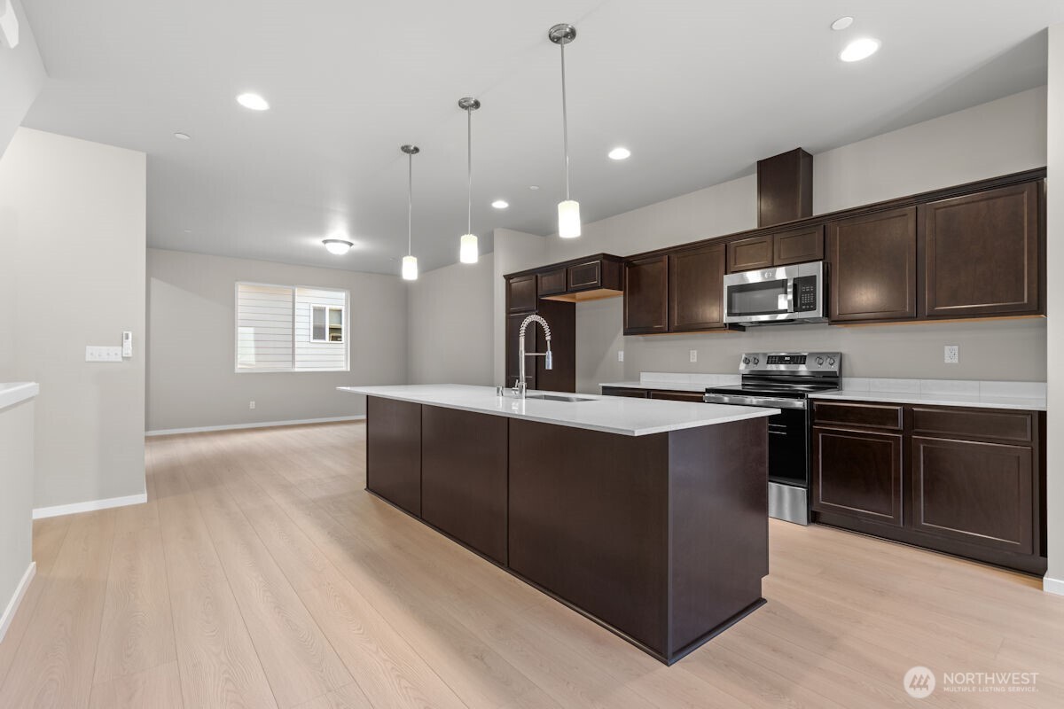 7027 Rainier Drive #G, Everett, WA 98203