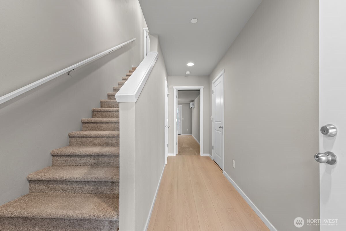 7027 Rainier Drive #G, Everett, WA 98203