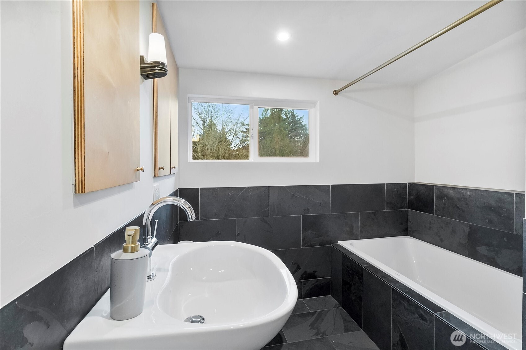 3216 Bennett Drive , Bellingham, WA 98225