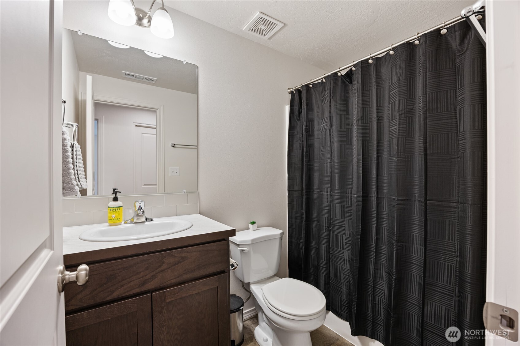 1104 W Maple Drive , Moses Lake, WA 98837