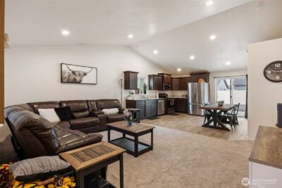 1104 W Maple Drive , Moses Lake, WA 98837 - Photo 7