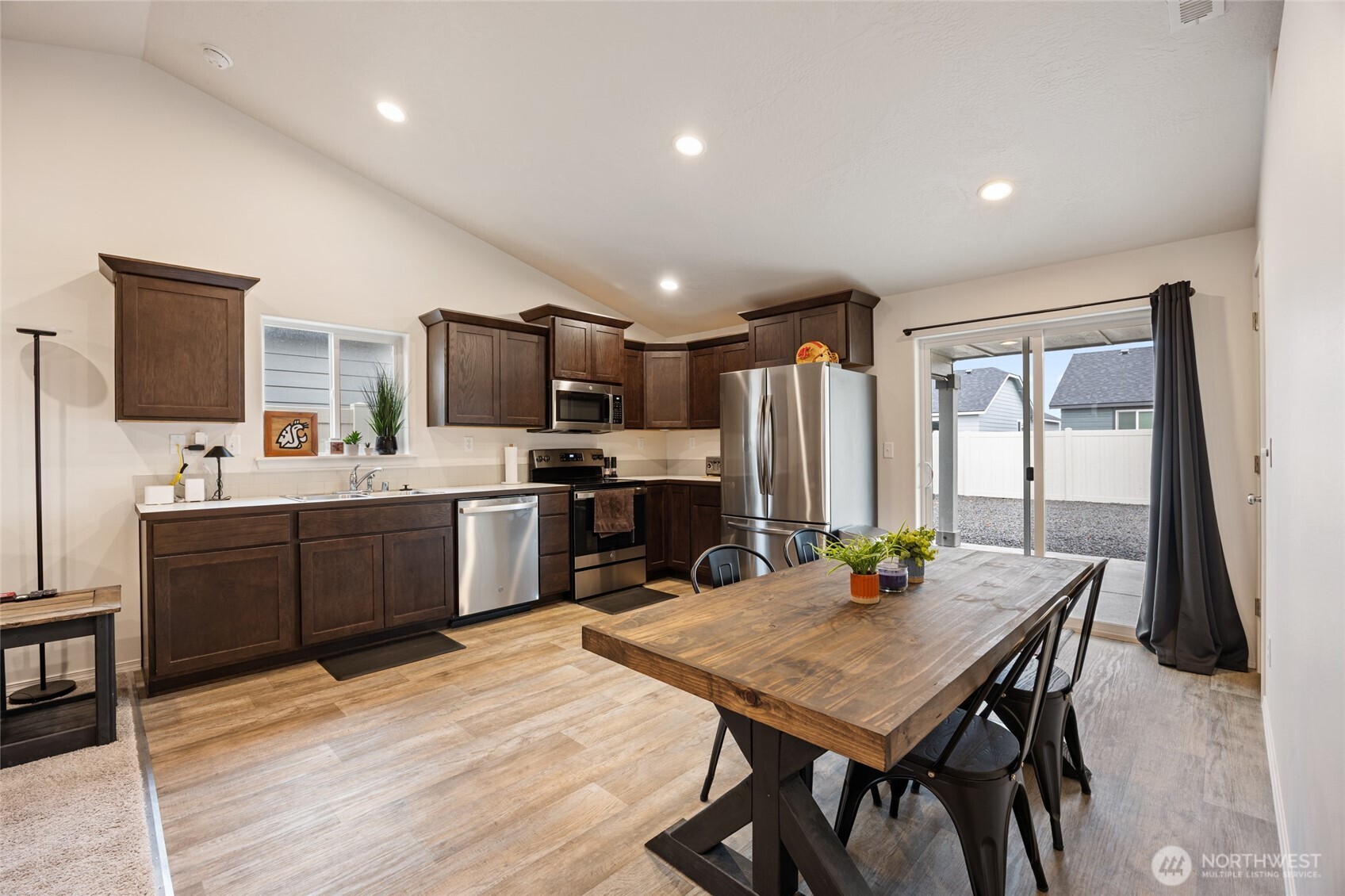 1104 W Maple Drive , Moses Lake, WA 98837