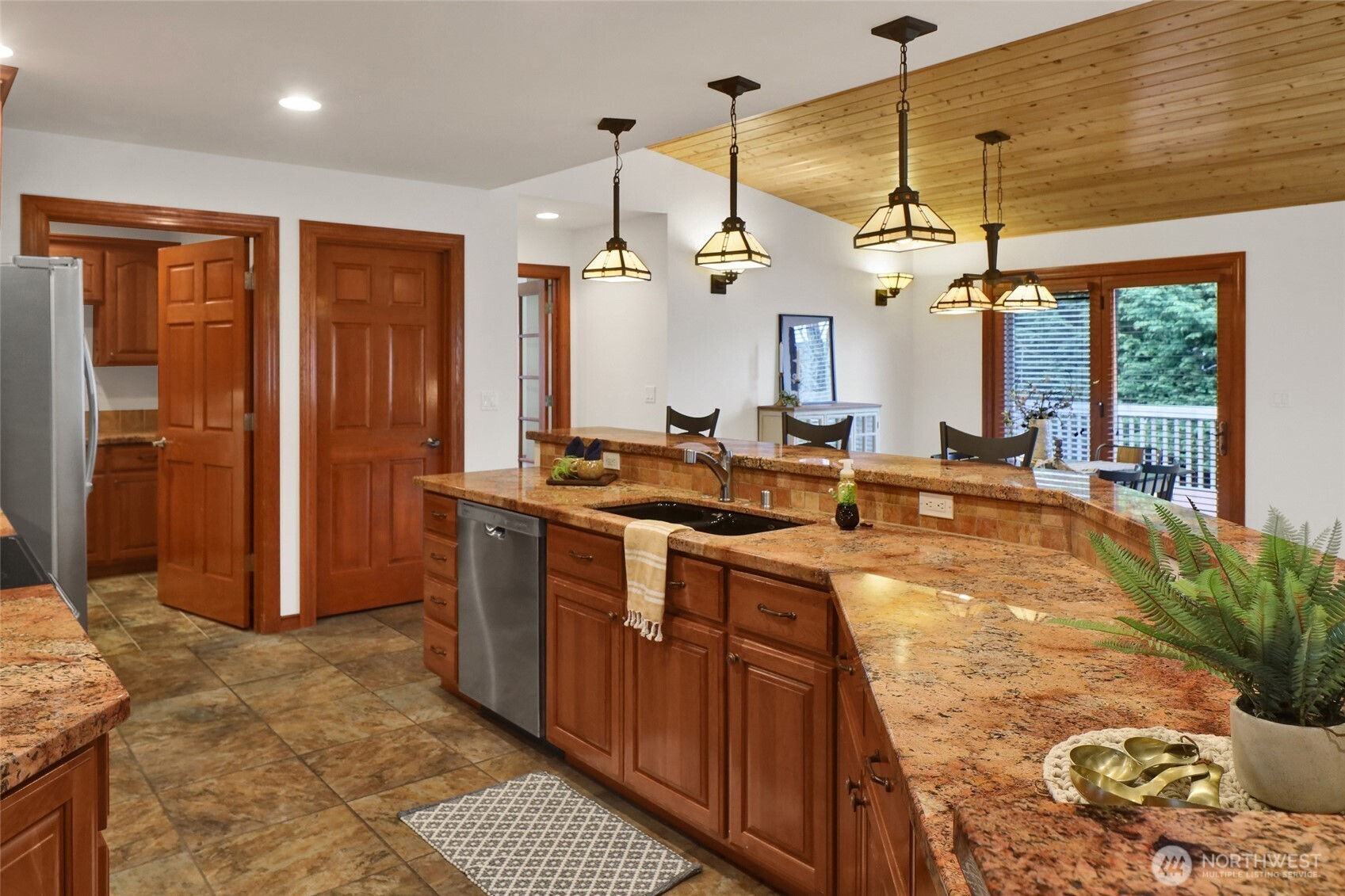 2511 Crescent Street , Ferndale, WA 98248