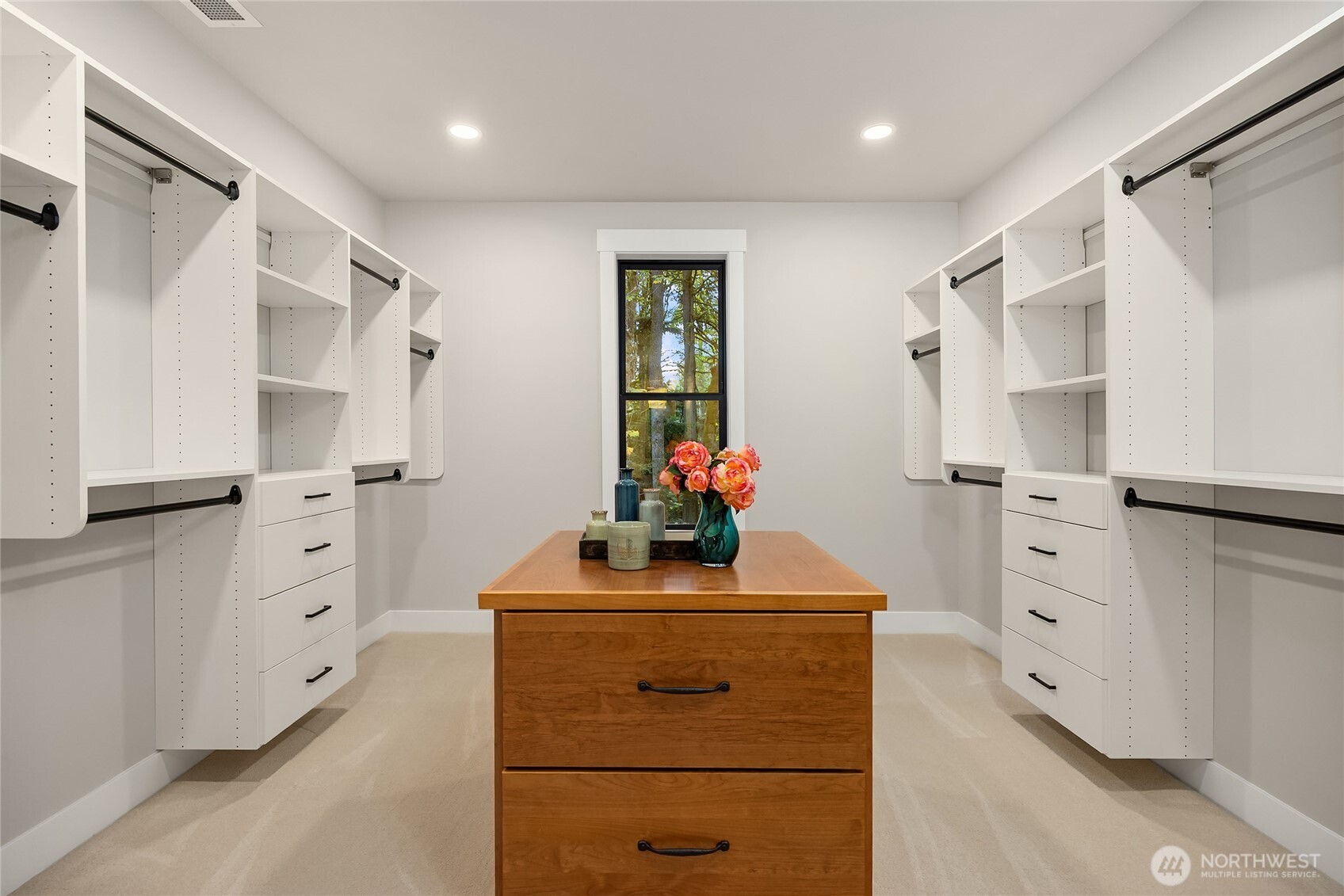 7535 NE West Port Madison Road , Bainbridge Island, WA 98110