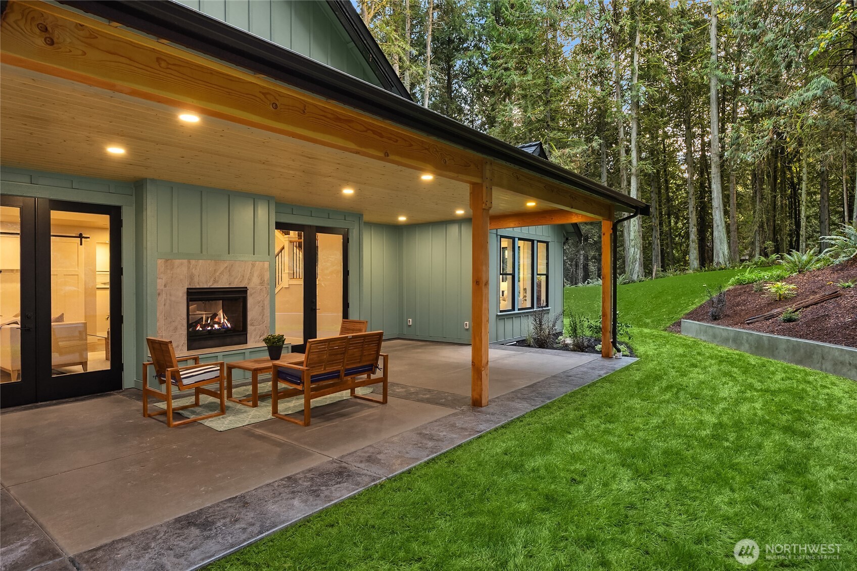 7535 NE West Port Madison Road , Bainbridge Island, WA 98110