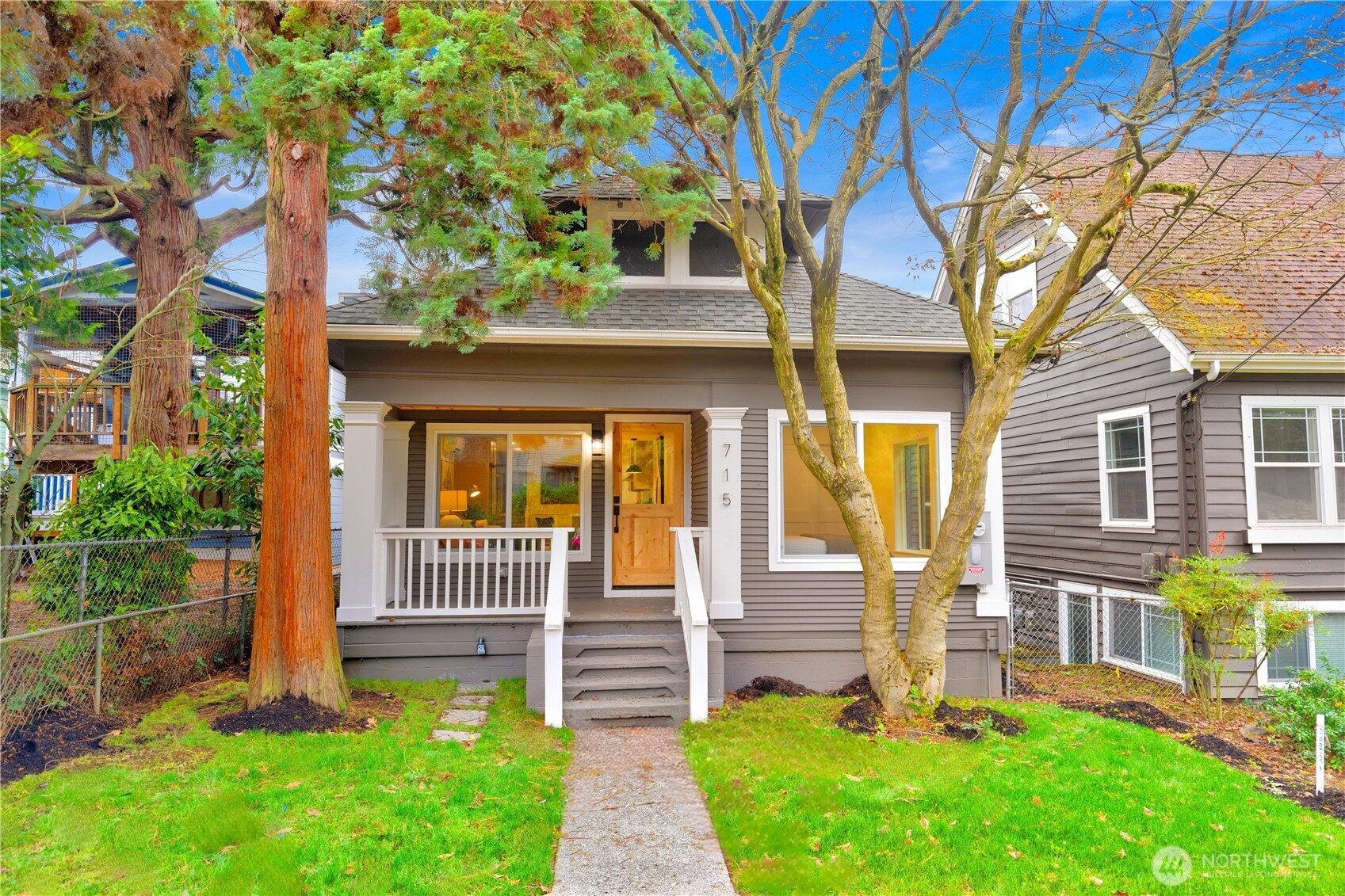 715 27th Avenue , Seattle, WA 98122