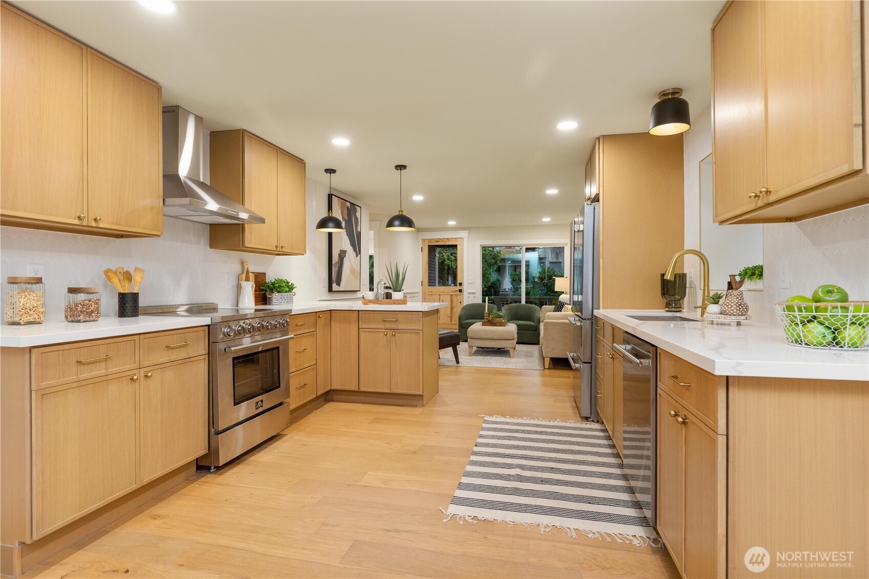 715 27th Avenue , Seattle, WA 98122