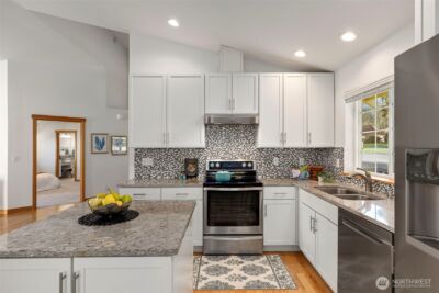 8498 Illahee Road NE, Bremerton, WA 98311 - Photo 16