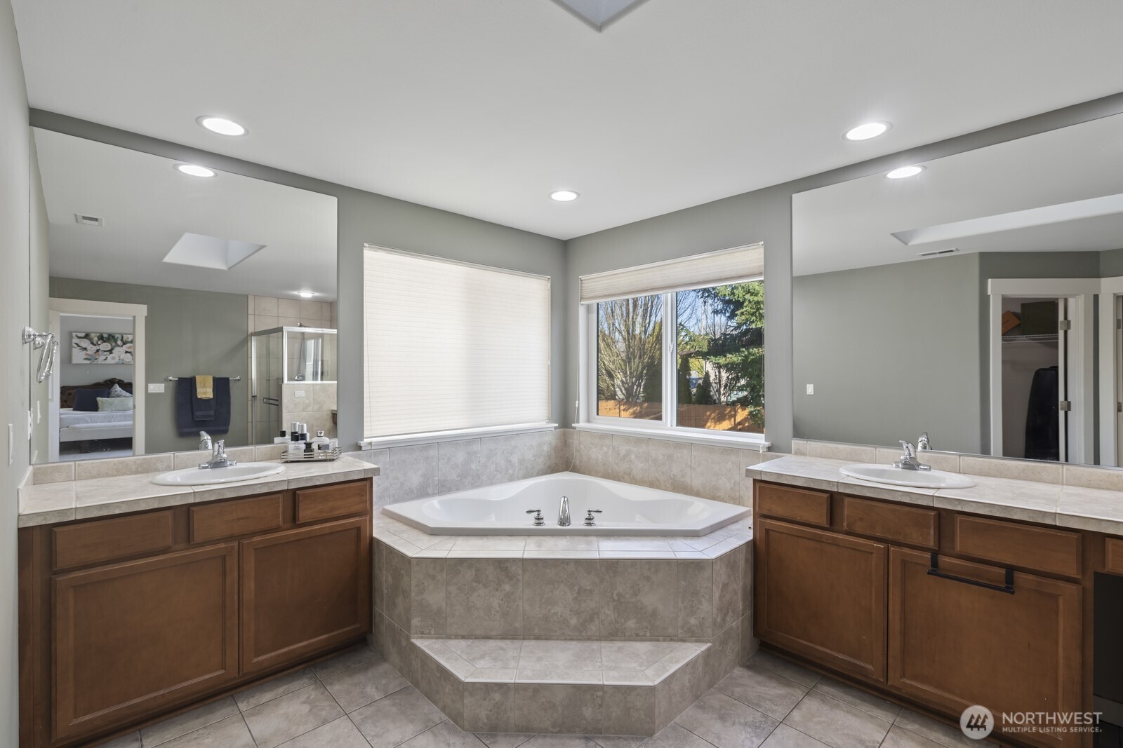 20507 9th Avenue W, Lynnwood, WA 98036