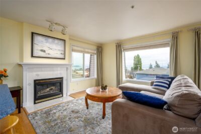 910 34th Street #202, Anacortes, WA 98221 - Photo 1