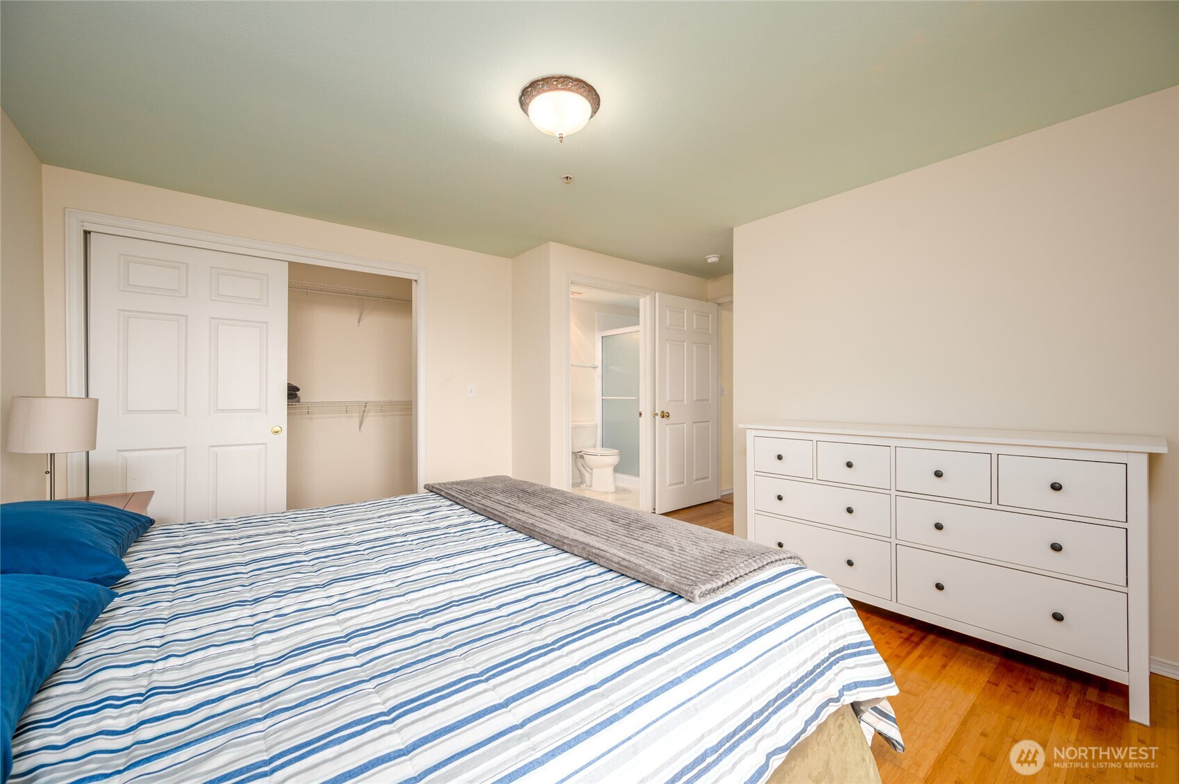 910 34th Street #202, Anacortes, WA 98221