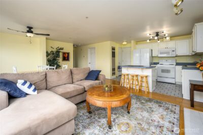 910 34th Street #202, Anacortes, WA 98221 - Photo 4