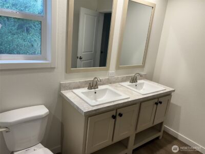 131 E Kingston Way , Shelton, WA 98584 - Photo 13