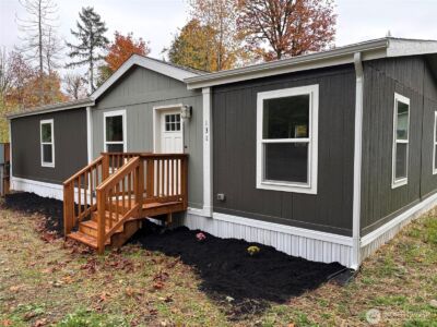 131 E Kingston Way , Shelton, WA 98584 - Photo 2