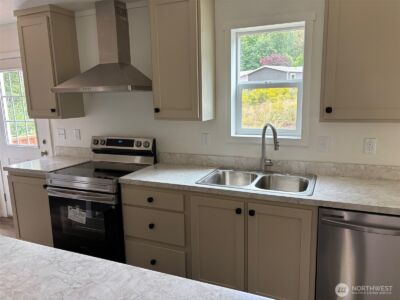 131 E Kingston Way , Shelton, WA 98584 - Photo 10