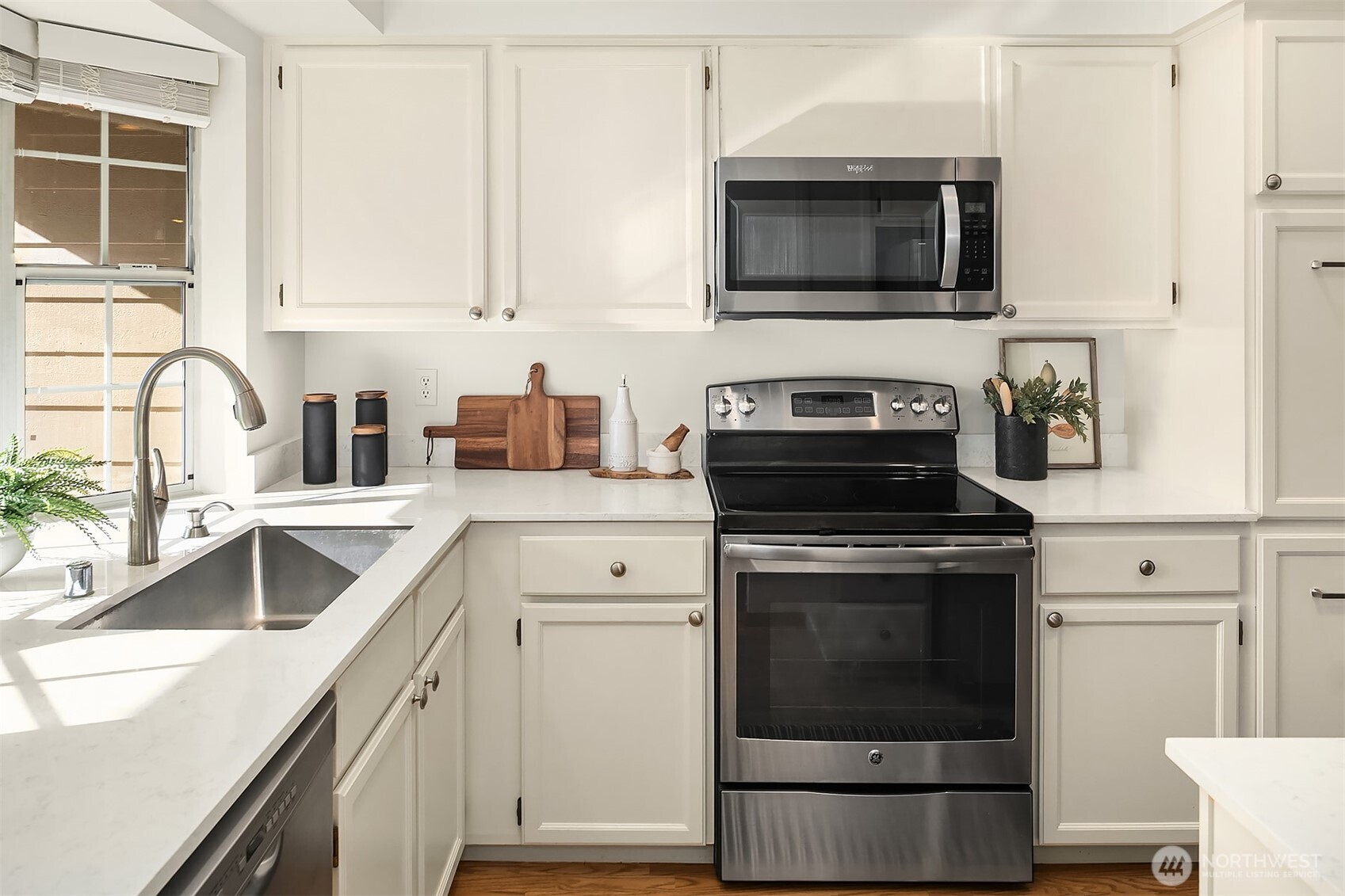 13726 NE 85th Street , Redmond, WA 98052