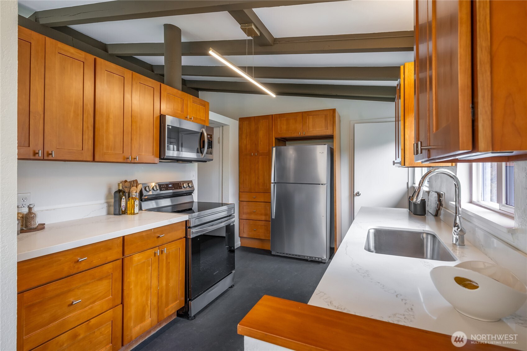 3538 SW Rose Street , Seattle, WA 98126