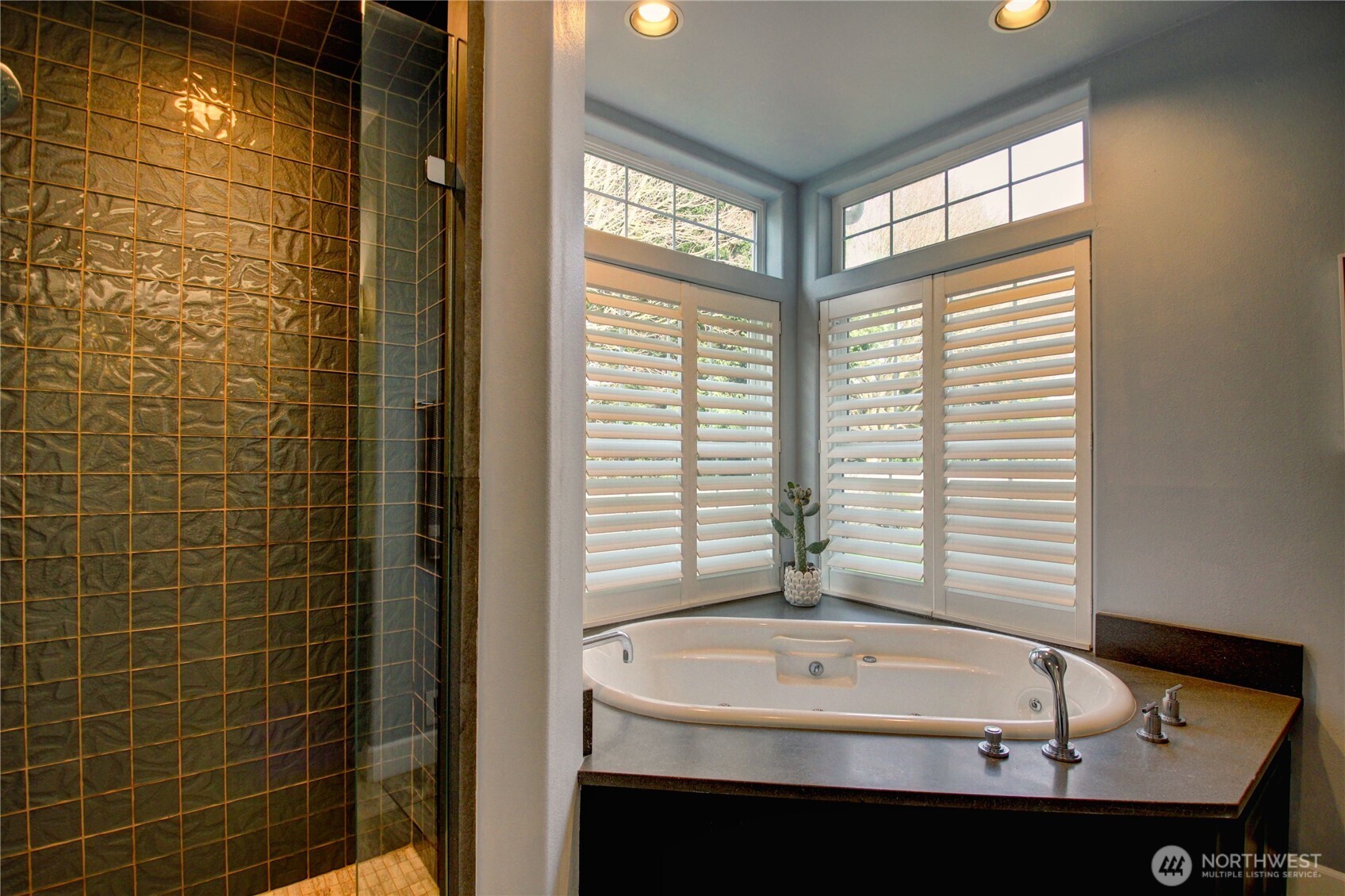 15834 Kamb Road , Mount Vernon, WA 98274