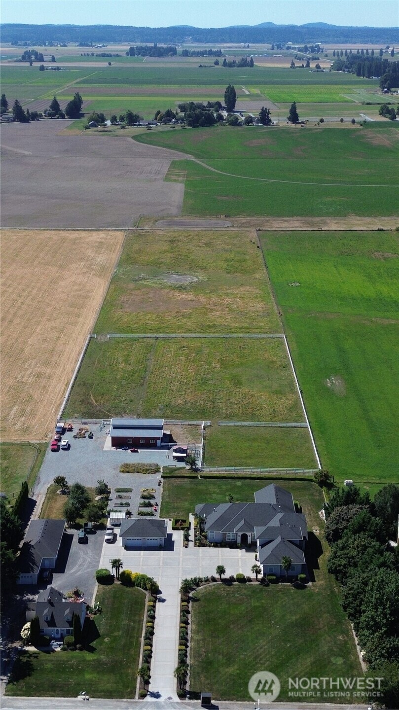 15834 Kamb Road , Mount Vernon, WA 98274