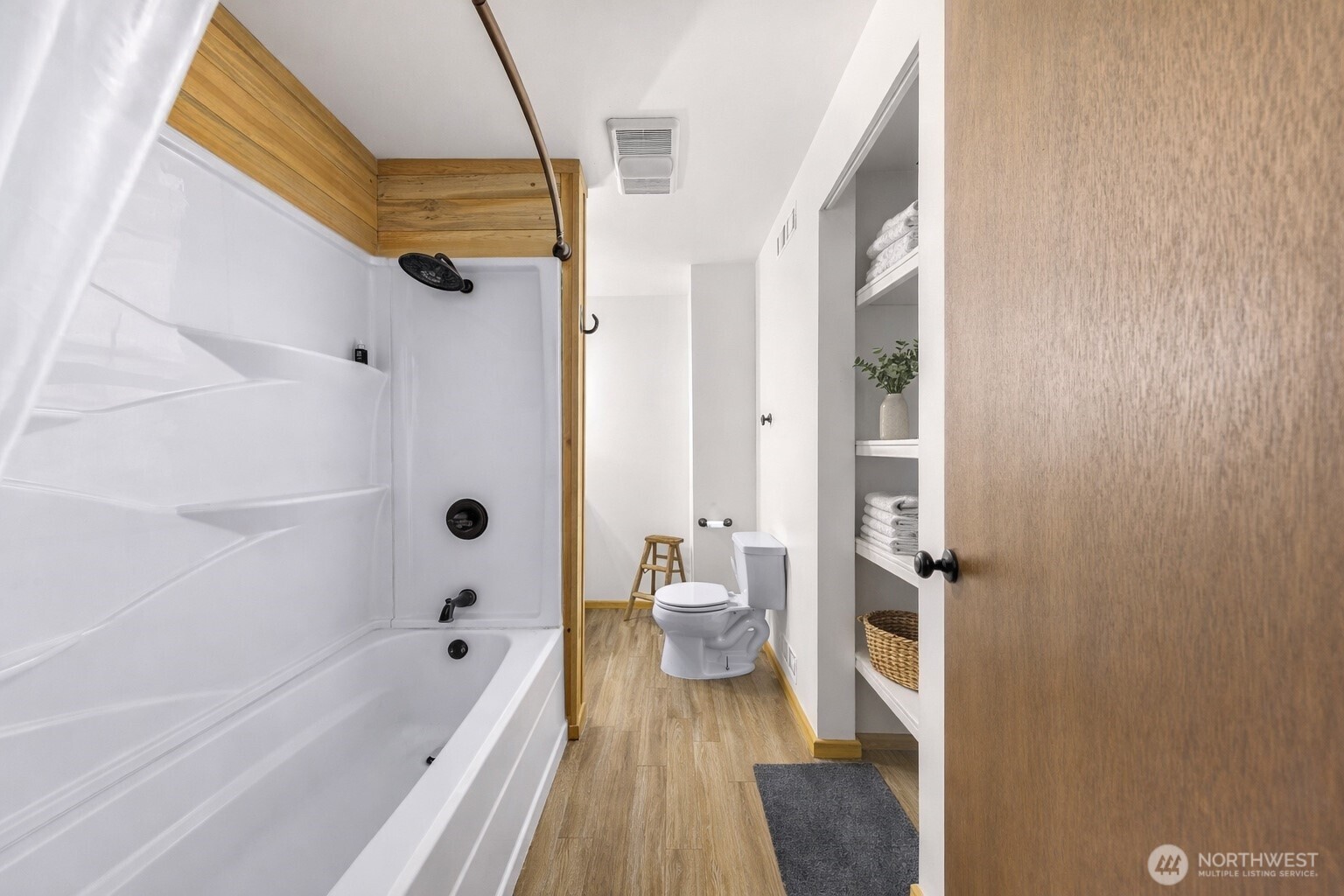 3772 E Hoff Road , Everson, WA 98247