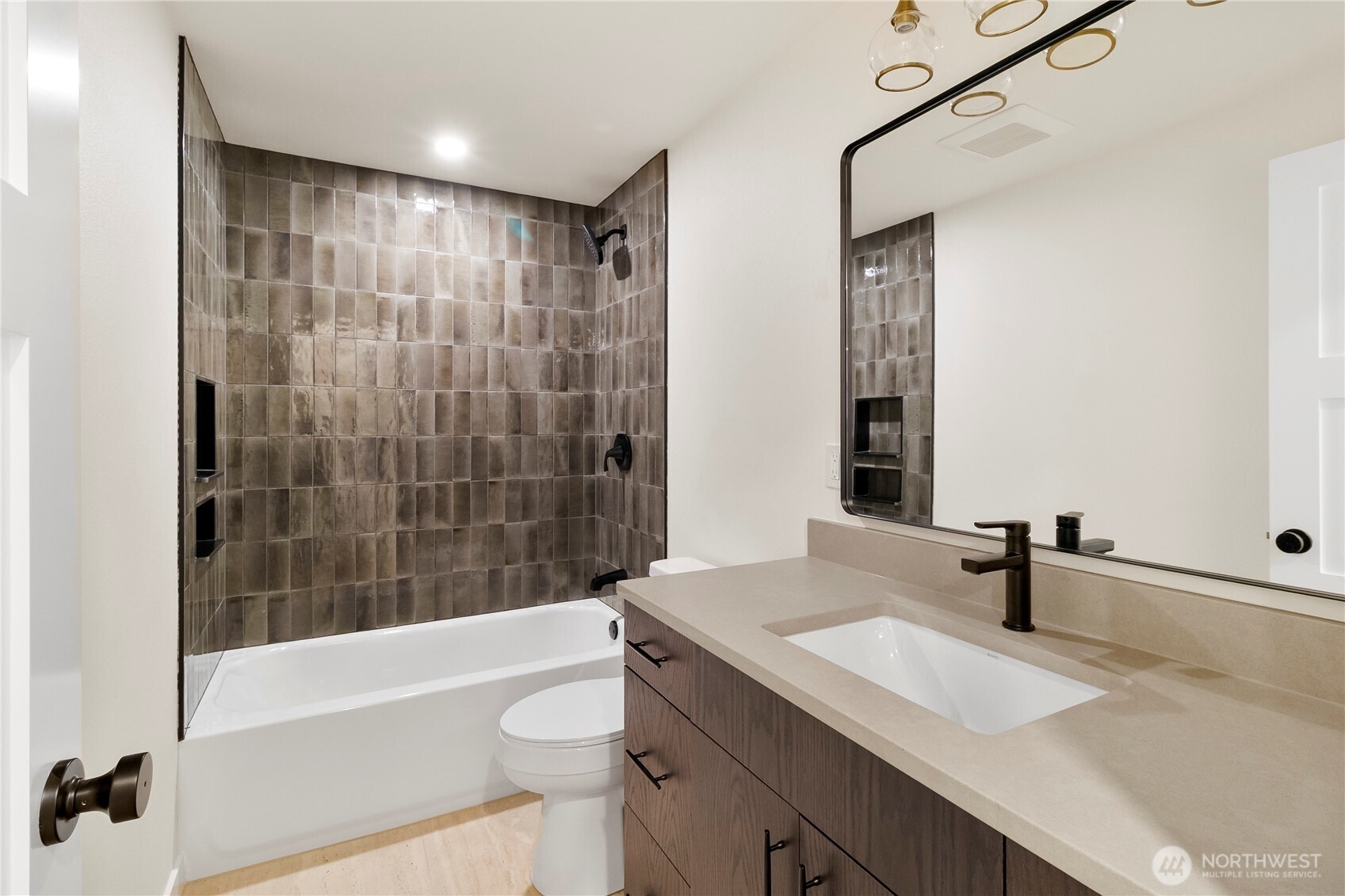 2525 Monroe Street , Bellingham, WA 98225