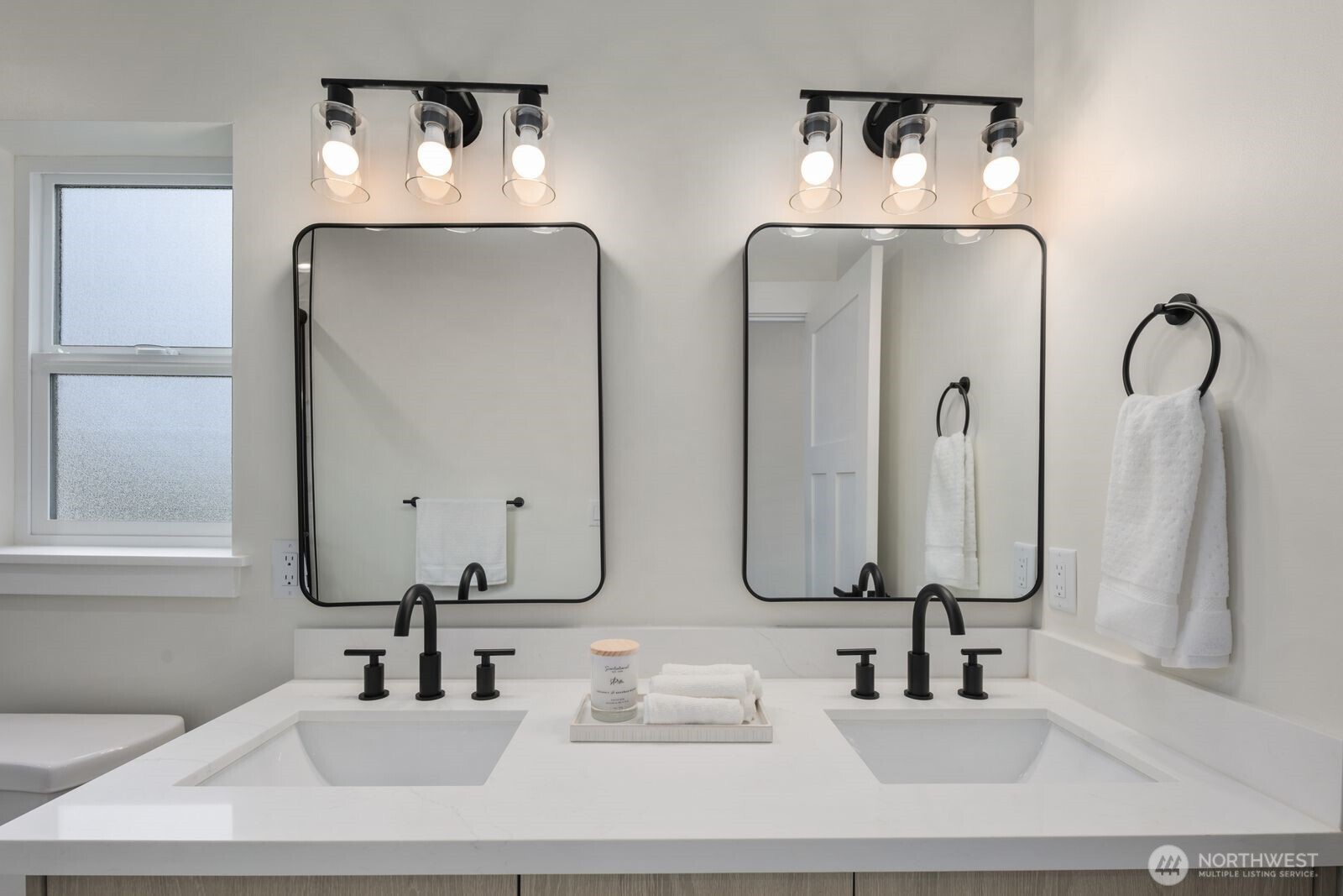 3110 SW 97th Street , Seattle, WA 98126