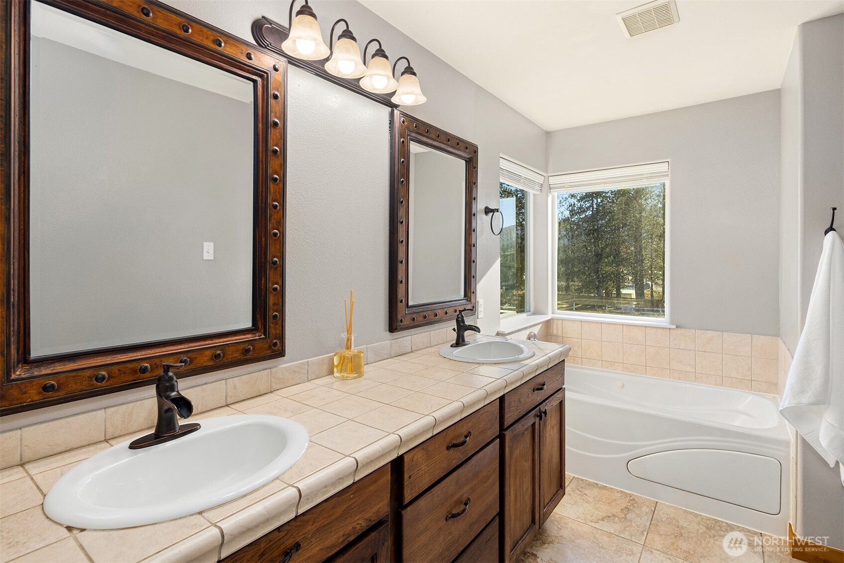 504 N Floral Avenue , Cle Elum, WA 98922