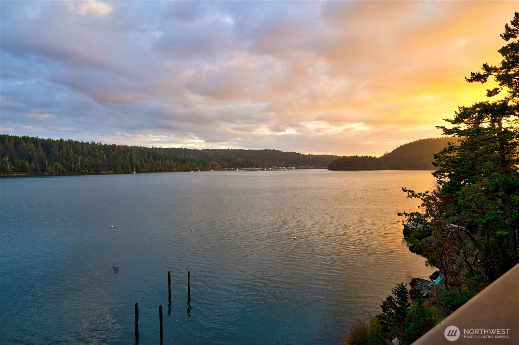 15833 Yokeko Drive , Anacortes, WA 98221