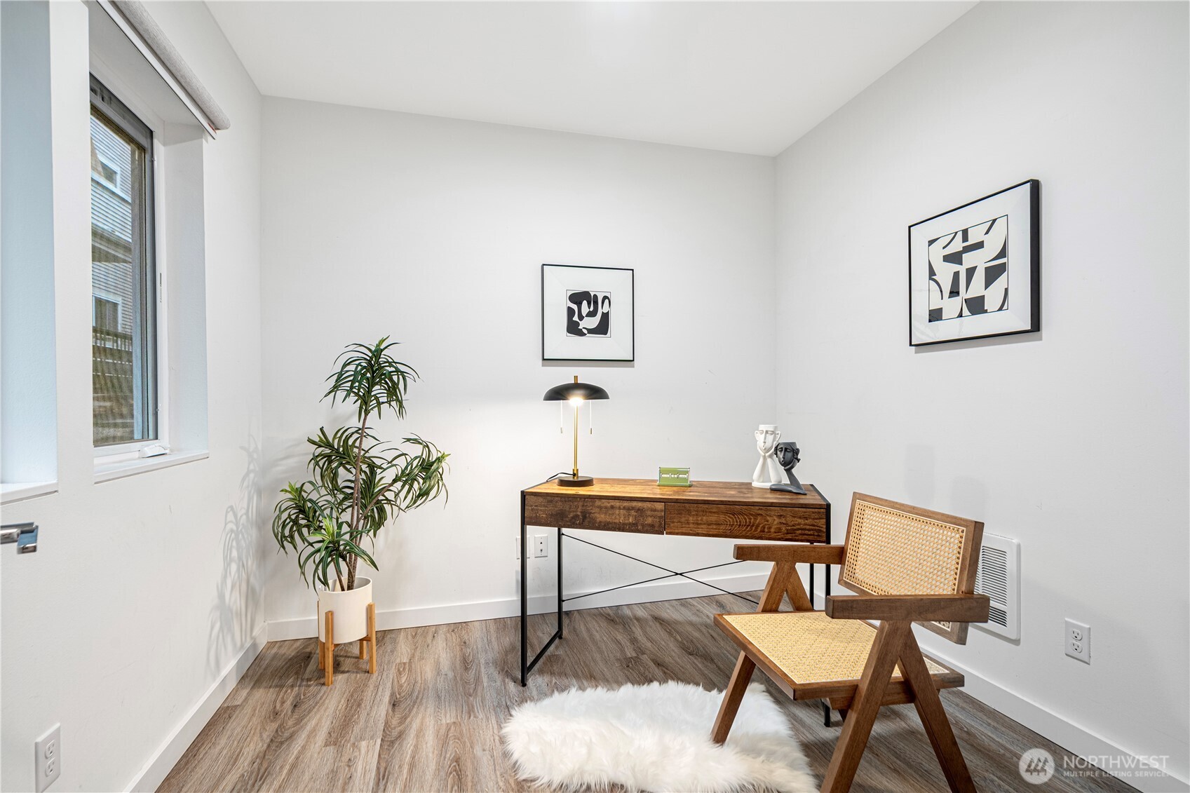 12526 15th Avenue NE #B, Seattle, WA 98125