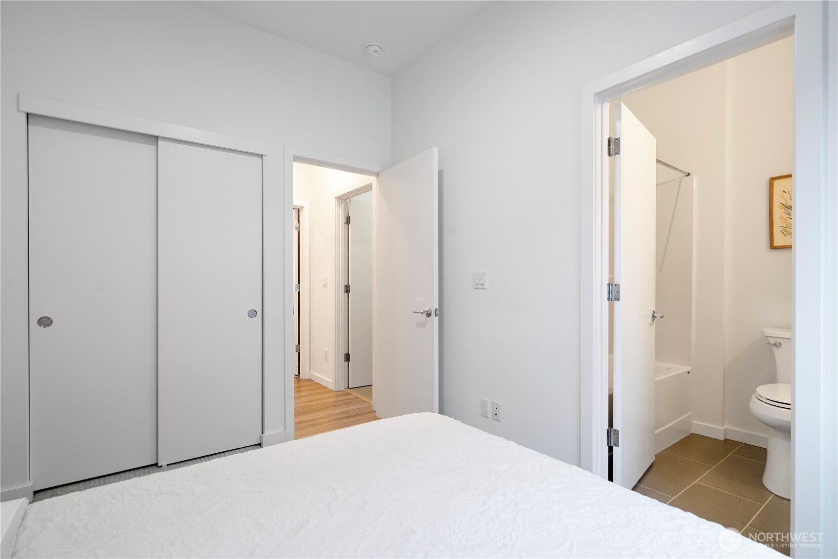 12526 15th Avenue NE #B, Seattle, WA 98125