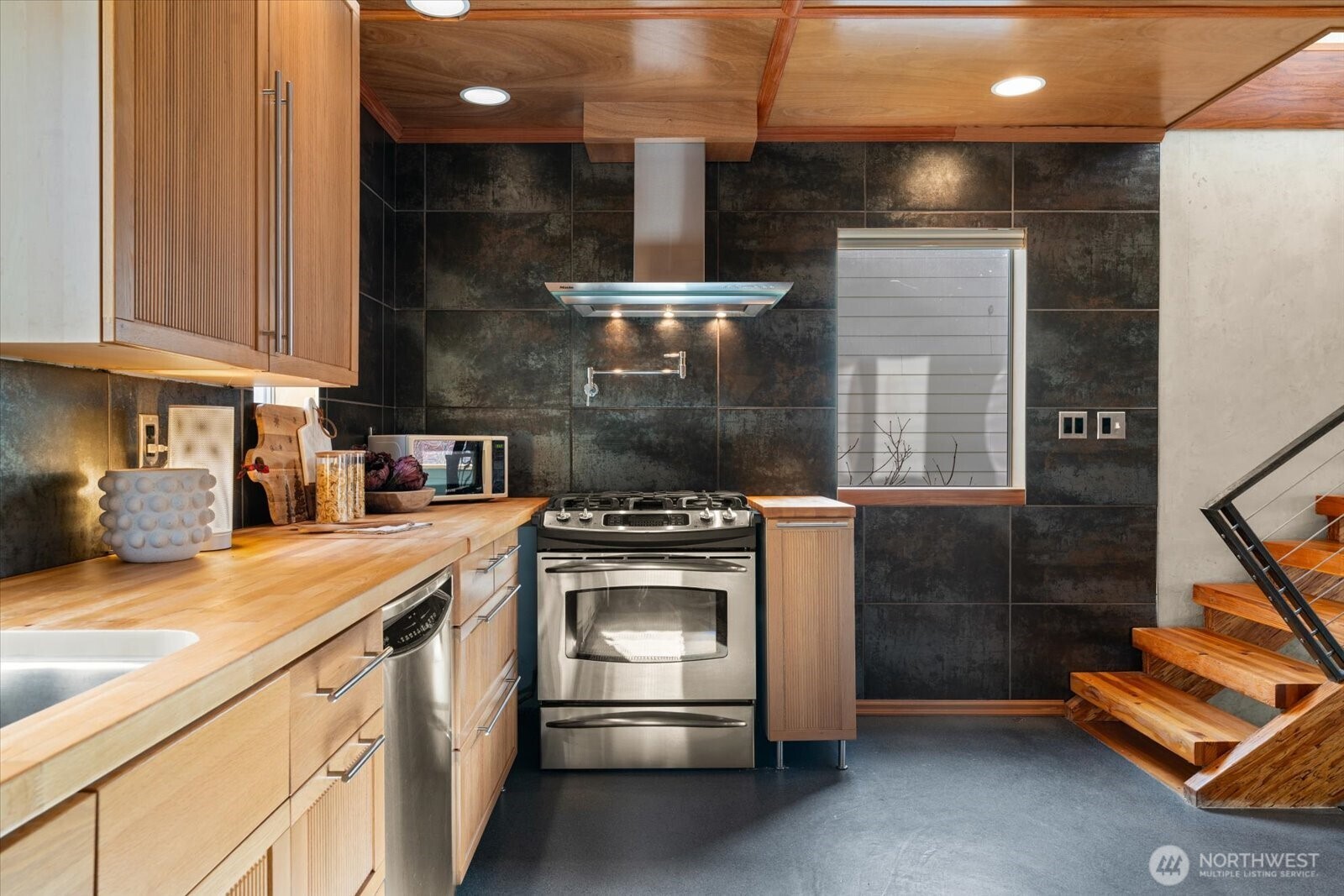 2005 NW 59th Street , Seattle, WA 98107