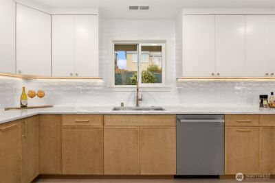 3702 W Fulton Street , Seattle, WA 98199 - Photo 18