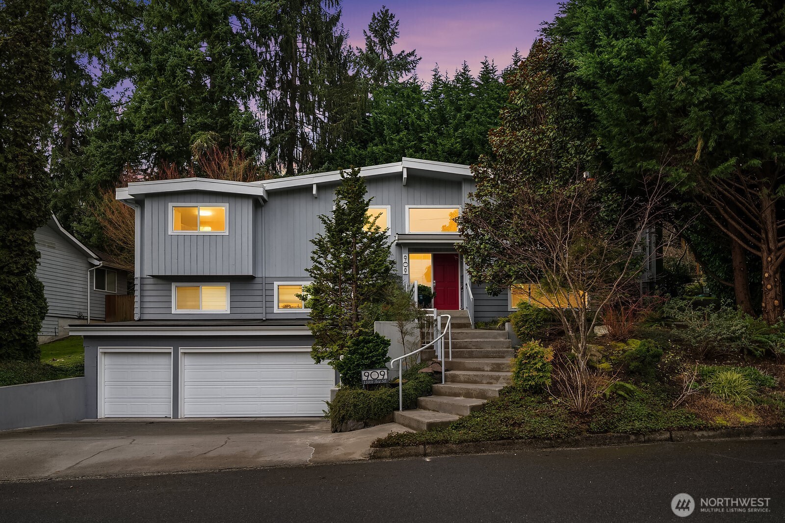 909 110th Avenue SE, Bellevue, WA 98004