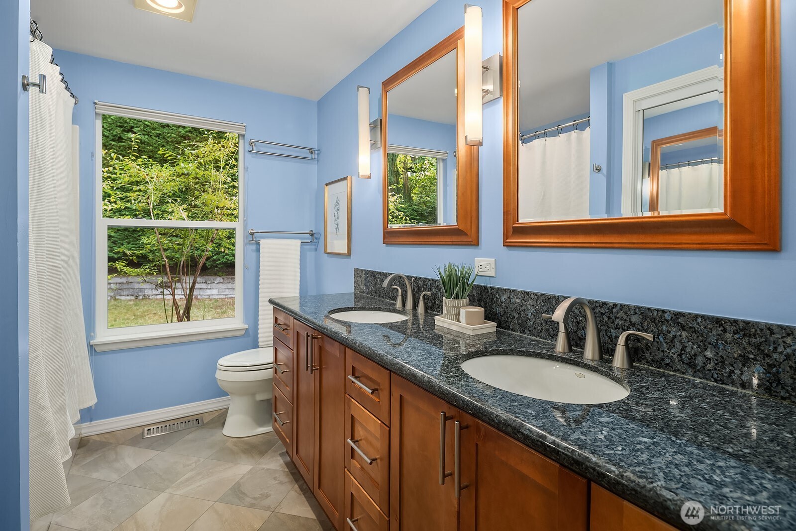 909 110th Avenue SE, Bellevue, WA 98004